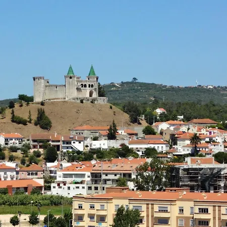 Charming House In With Shared Pool *
