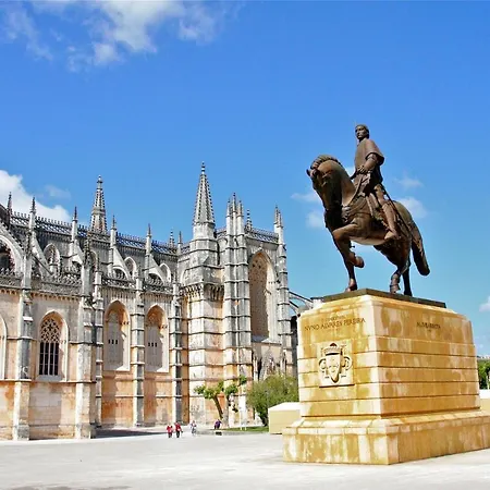 別荘 Charming House In With Shared Pool *