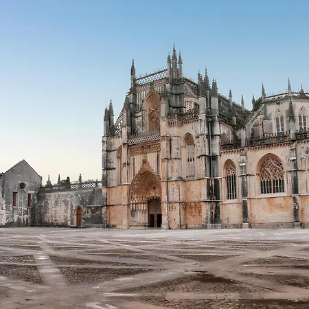 別荘 Charming House In With Shared Pool