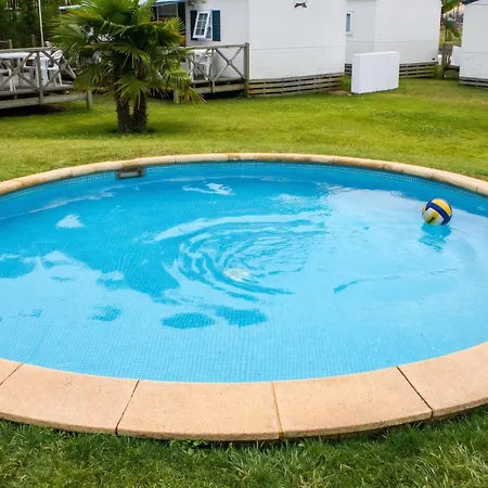 Charming House In With Shared Pool Ferienhaus