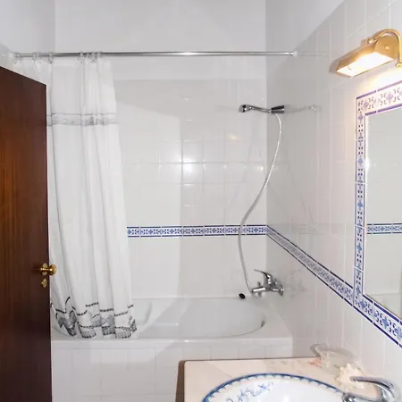 Charming House In With Shared Pool *