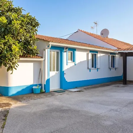 Ferienhaus Charming House In With Shared Pool
